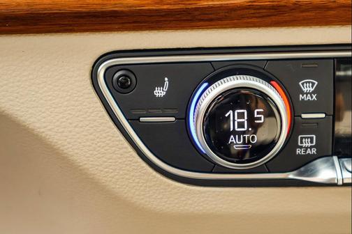 Mythos Black Metallic 2023 Audi Q5 45 S line Premium