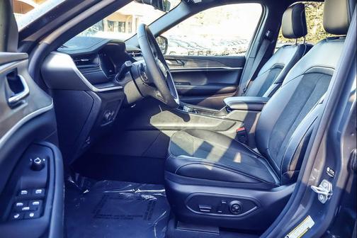 2026 Jeep Grand Cherokee Altitude