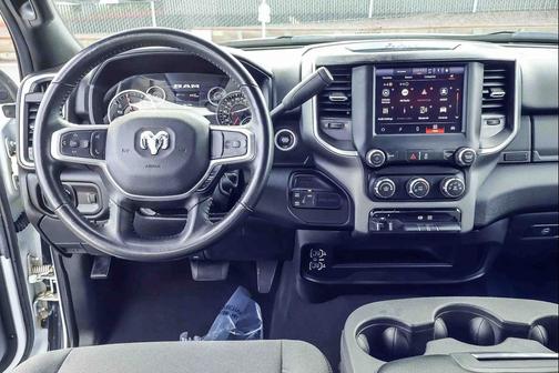 2024 RAM 3500 Big Horn Crew Cab 4x4 8' Box