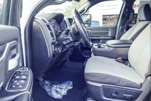 2024 RAM 3500 Big Horn Crew Cab 4x4 8' Box