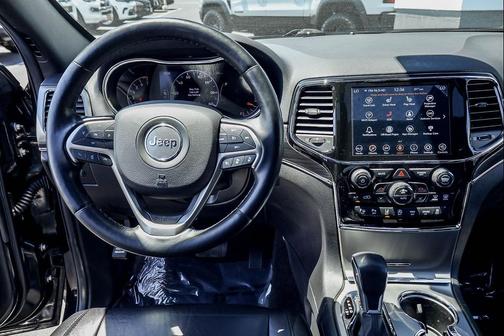 Diamond Black Crystal Pearlcoat 2022 Jeep Grand Cherokee Limited