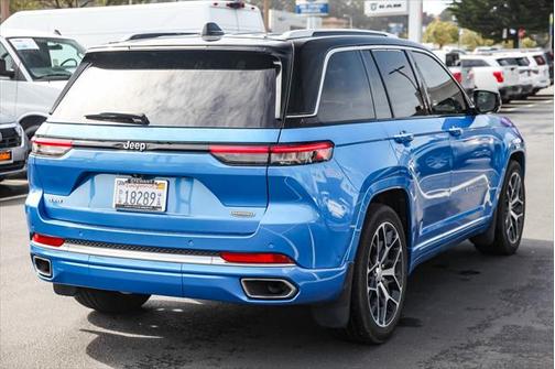 2023 Jeep Grand Cherokee Summit