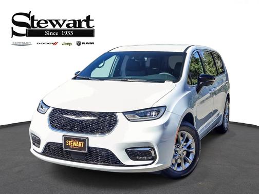Bright White Clearcoat 2026 Chrysler Pacifica L