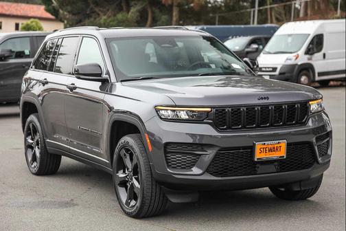 2025 Jeep Grand Cherokee Altitude
