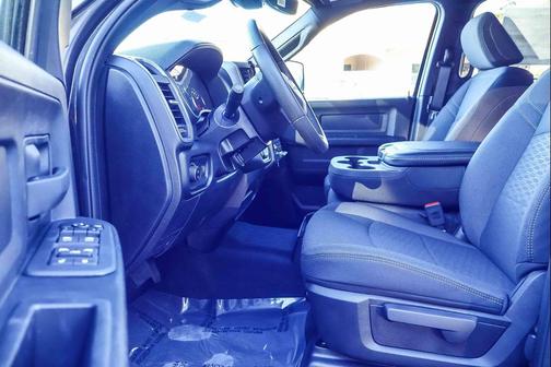 2026 RAM 2500 Tradesman Crew Cab 4x4 6'4' Box