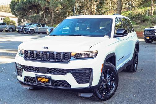 2026 Jeep Grand Cherokee Altitude