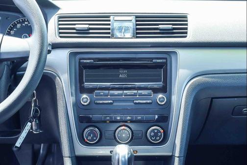 Black 2014 Volkswagen Passat 1.8T Auto S