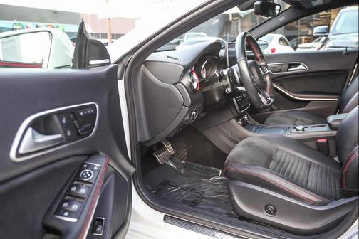 2015 Mercedes-Benz CLA-Class Base