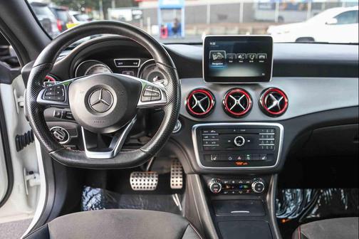 2015 Mercedes-Benz CLA-Class Base