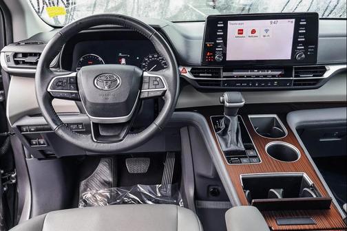 2024 Toyota Sienna XLE