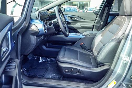 Sterling Gray Metallic 2025 Chevrolet Equinox EV LT