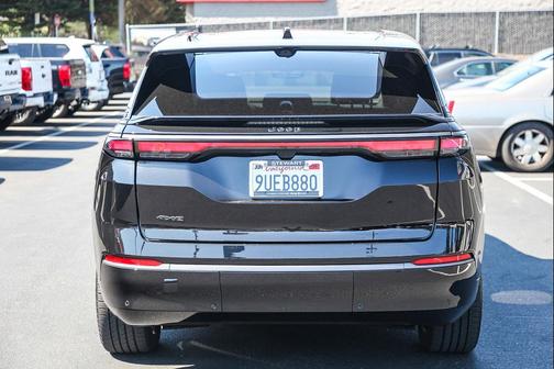 2025 Jeep Wagoneer S Launch Edition