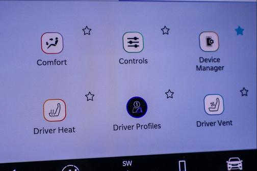 Diamond Black Crystal Pearlcoat 2026 Chrysler Pacifica Limited