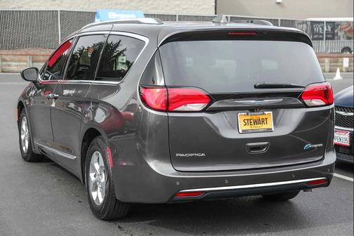 2019 Chrysler Pacifica Hybrid Touring L