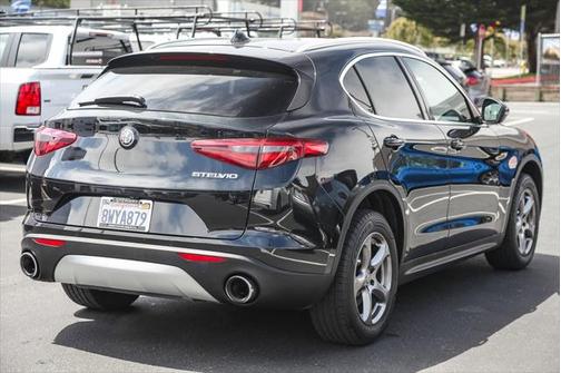 2021 Alfa Romeo Stelvio Base