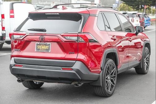 2022 Toyota RAV4 XLE Premium