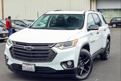 Summit White 2019 Chevrolet Traverse Premier