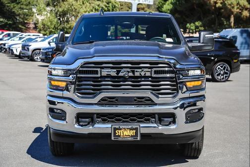 2025 RAM 2500 Tradesman Crew Cab 4x4 6'4' Box