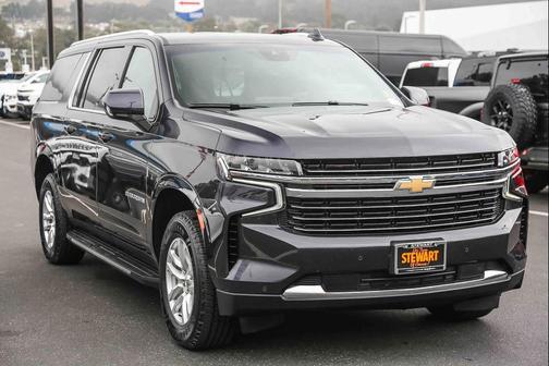 2023 Chevrolet Suburban LT