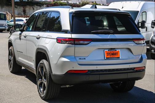 2025 Jeep Grand Cherokee Altitude