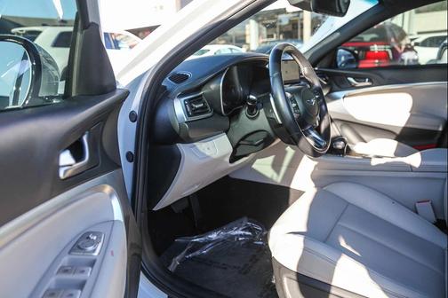 2022 Genesis G70 2.0T RWD