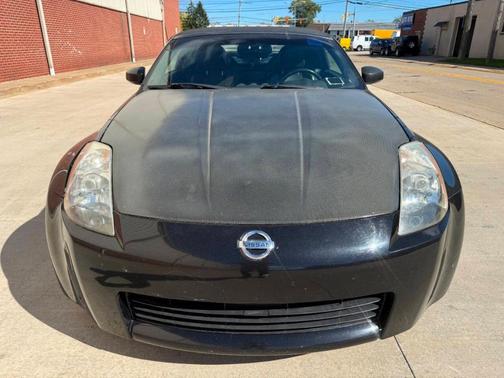 Black 2004 Nissan 350Z Touring