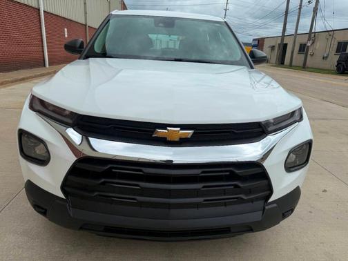 White 2022 Chevrolet Trailblazer LS