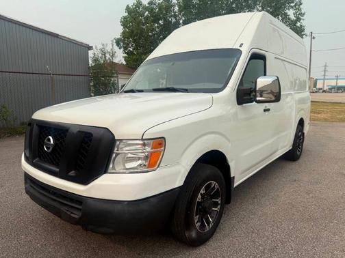 White 2017 Nissan NV Cargo NV2500 HD S/SV V6/V8