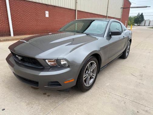 Gray 2011 Ford Mustang PRIMIUM