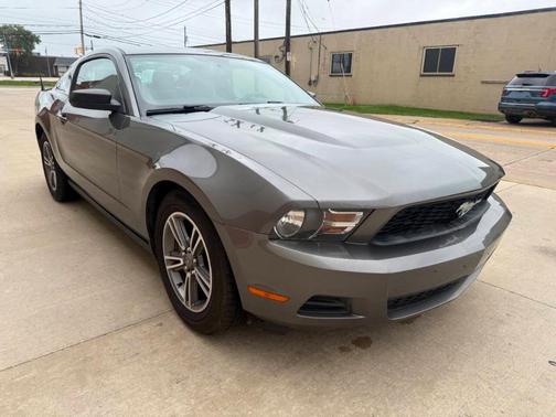 Gray 2011 Ford Mustang PRIMIUM