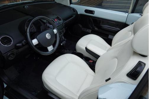 2010 Volkswagen New Beetle 2.5L