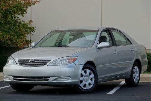 2004 Toyota Camry LE