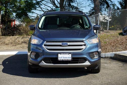 Blue Metallic 2018 Ford Escape SE