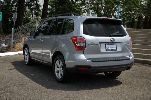 Ice Silver Metallic 2016 Subaru Forester 2.5i Limited