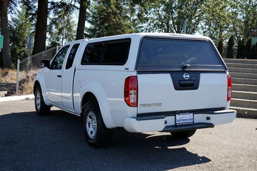 Glacier White 2017 Nissan Frontier S