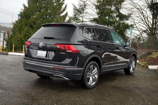 Deep Black Pearl Effect 2021 Volkswagen Tiguan 2.0T SEL