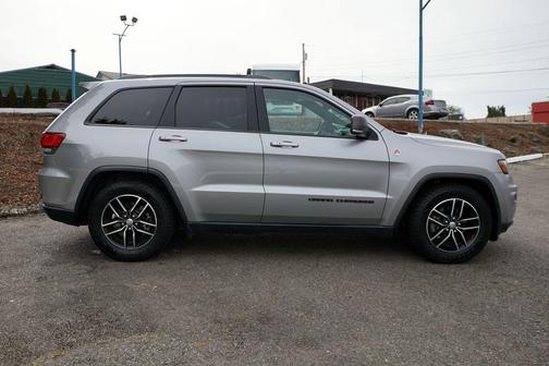 Billet Silver Metallic Clearcoat 2018 Jeep Grand Cherokee Trailhawk