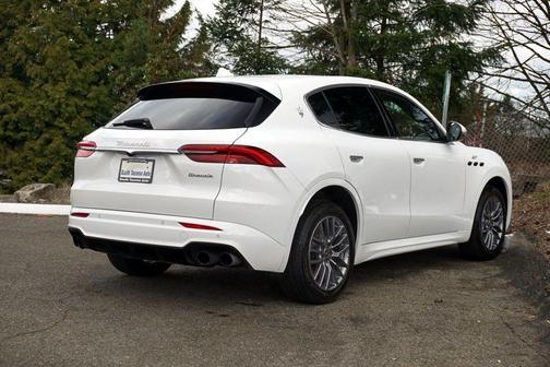 Bianco 2024 Maserati Grecale GT