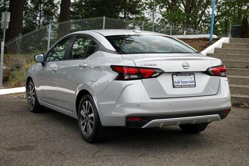 Brilliant Silver Metallic 2025 Nissan Versa 1.6 SV