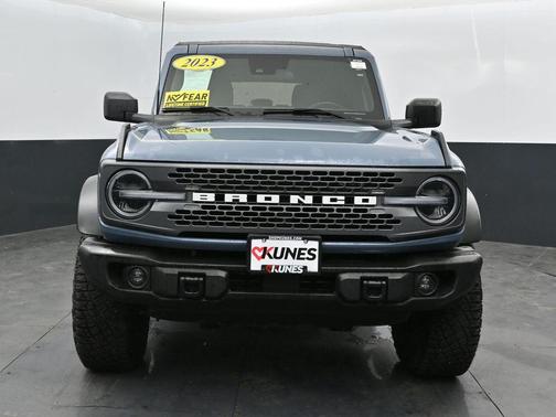 Azure Gray Metallic Tri-Coat 2023 Ford Bronco