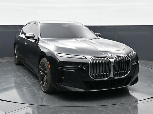 Black Sapphire Metallic 2023 BMW 760 i xDrive