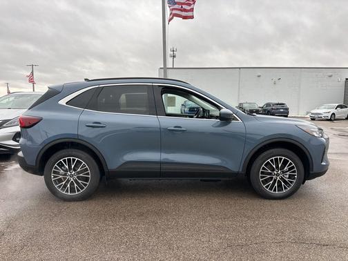 2026 Ford Escape PHEV SE