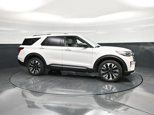 White Metallic 2025 Ford Explorer Platinum
