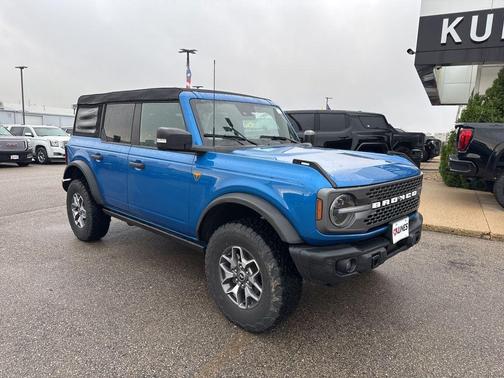 Velocity Blue Metallic 2023 Ford Bronco Badlands