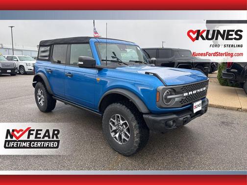 Velocity Blue Metallic 2023 Ford Bronco Badlands