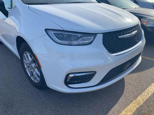 Bright White Clearcoat 2024 Chrysler Pacifica Touring L