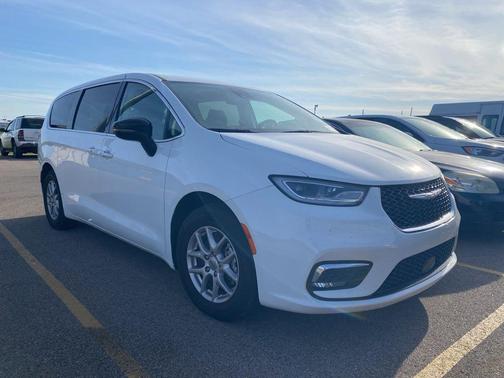 Bright White Clearcoat 2024 Chrysler Pacifica Touring L