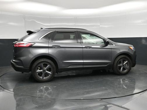 Carbonized Gray Metallic 2022 Ford Edge SEL