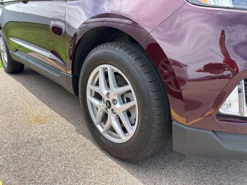 Burgundy Velvet Metallic Tinted Clearcoat 2024 Ford Edge SEL