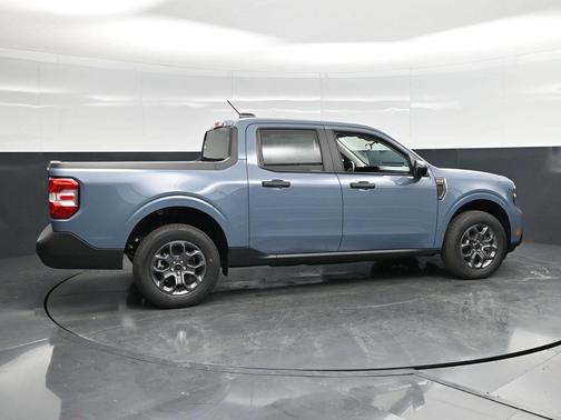 Azure Gray Metallic Tri-Coat 2026 Ford Maverick XLT